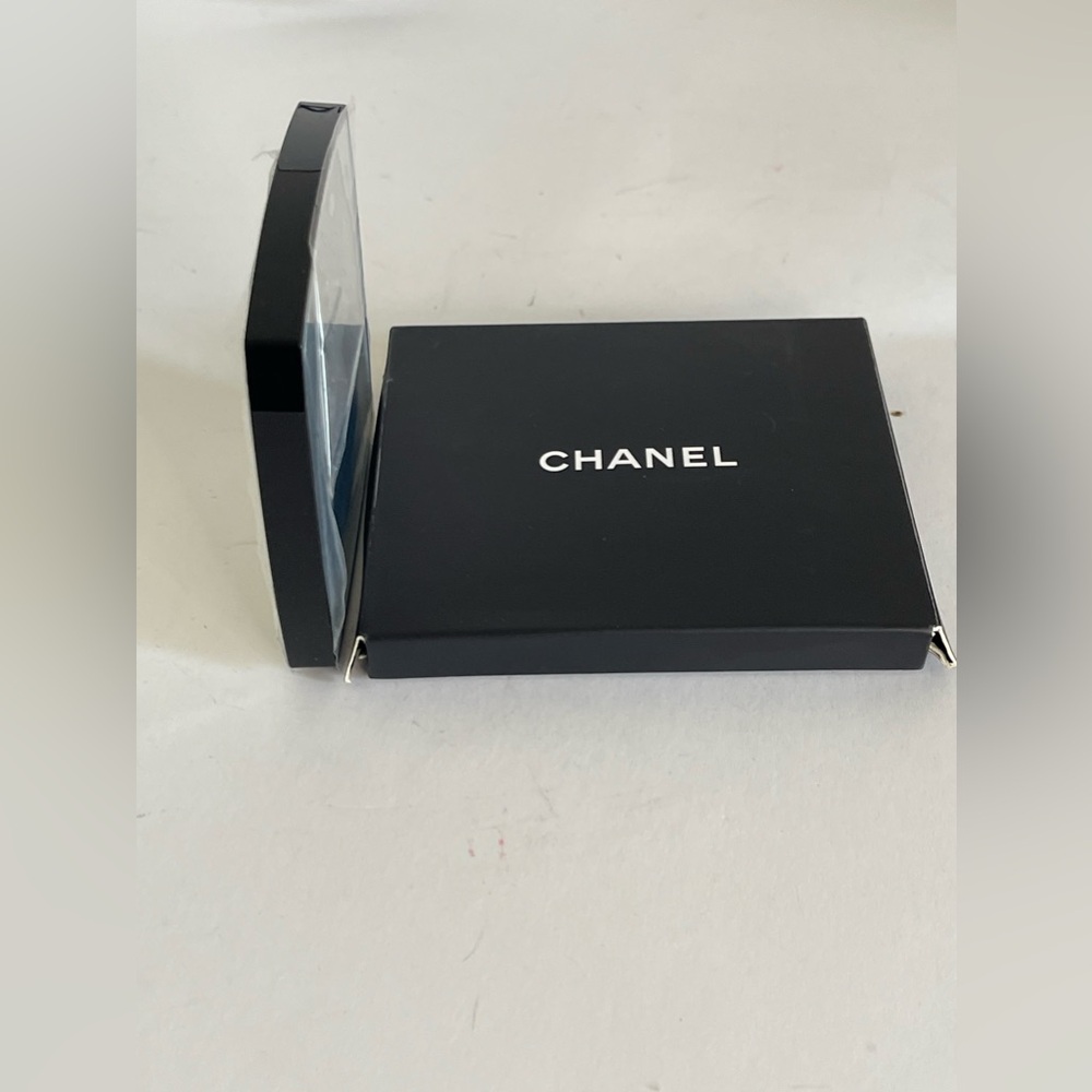Chanel double sided mirror - Picture 4 of 5